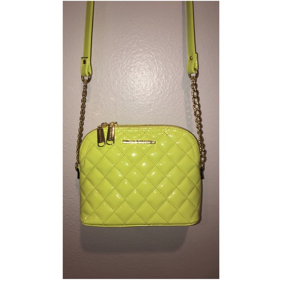 Handbags - Eye-Catching Lime/Yellow Steve Madden Cross Body👜